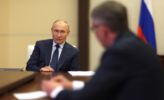 Орден вместо мужа: Путин наградил мать-героиню из Нижнекамска за подвиг в одиночку Орден вместо мужа: Путин наградил мать-героиню из Нижнекамска за подвиг в одиночку